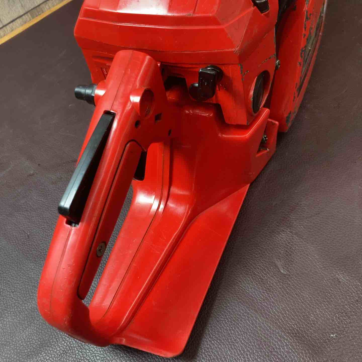 中古品】 新ダイワ(shindaiwa) エンジンチェンソー 400 切断機 木切断