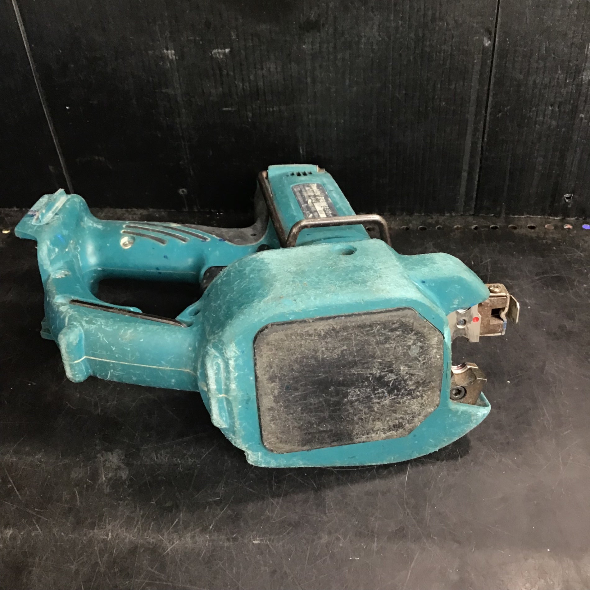 ☆マキタ(makita) 14.4V コードレス全ネジカッター SC101DZ 充電