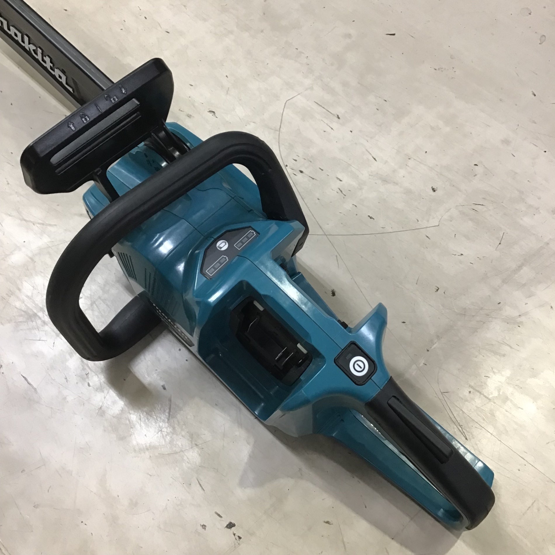 ☆マキタ(makita) コードレスチェーンソー MUC353DZ