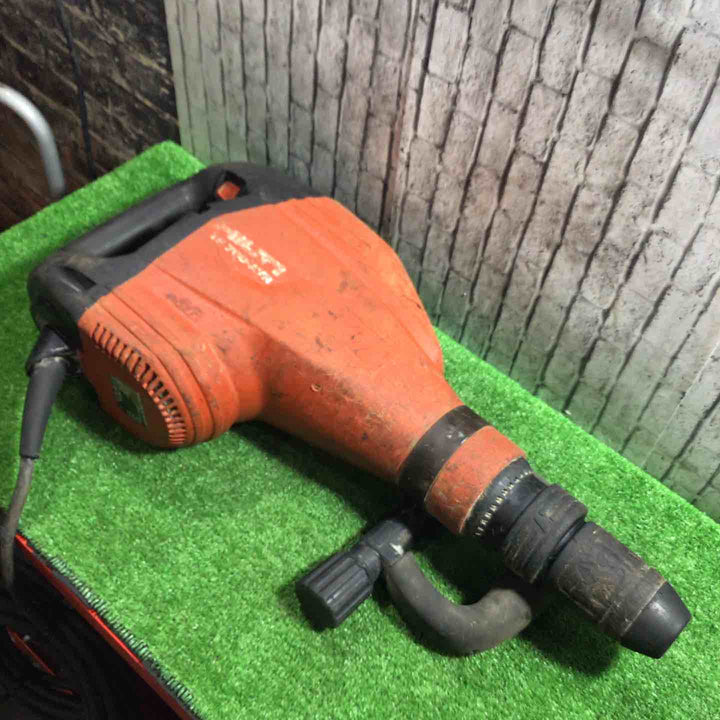 ☆ヒルティ(HILTI) 電動ハンマ TE700-AVR【川口店】