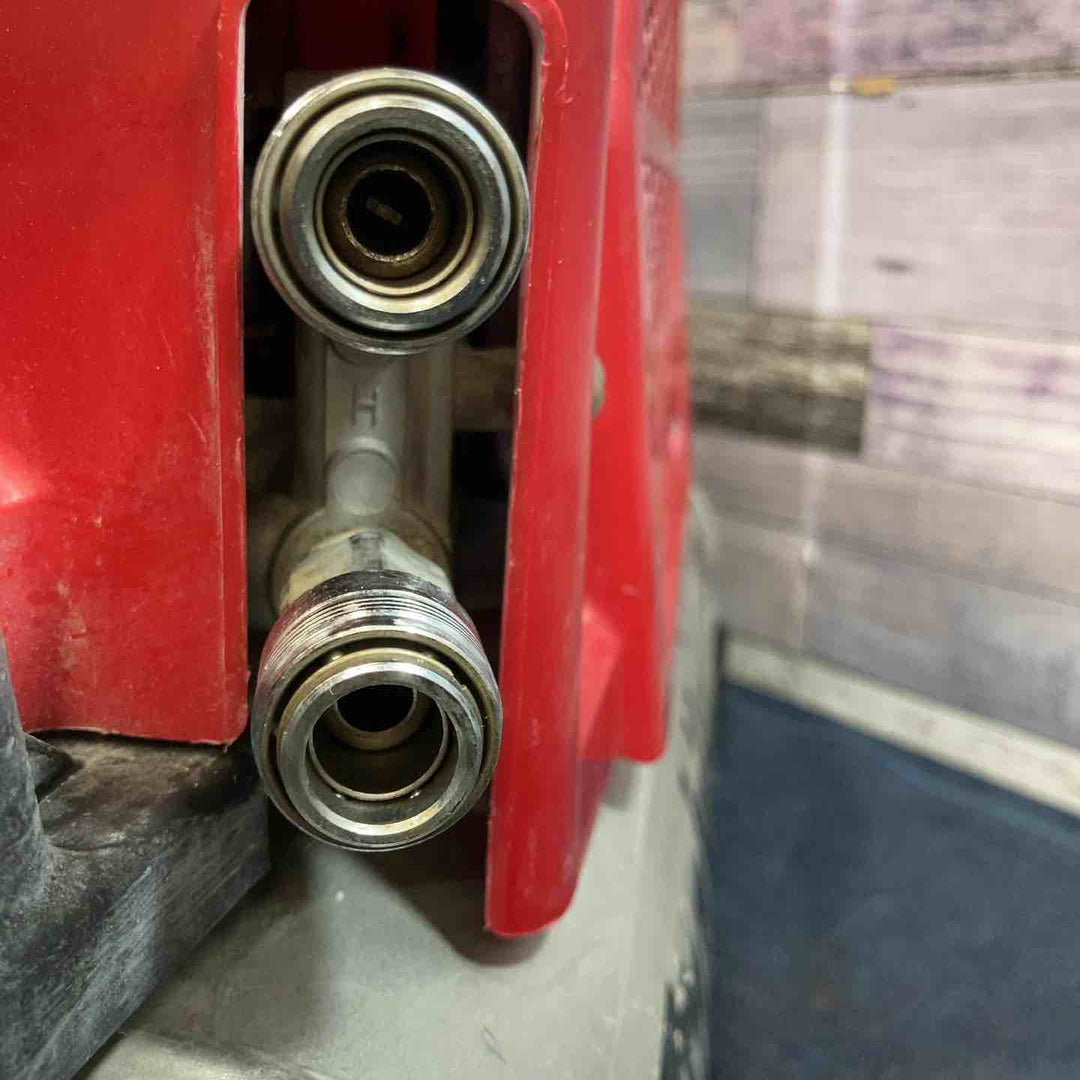 【ジャンク/格安出品】マキタ(makita) 高圧・常圧エアコンプレッサー AC462XLR ※起動OK、内部からエア漏れ有【八潮店】