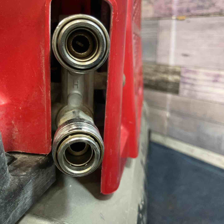 【ジャンク/格安出品】マキタ(makita) 高圧・常圧エアコンプレッサー AC462XLR ※起動OK、内部からエア漏れ有【八潮店】