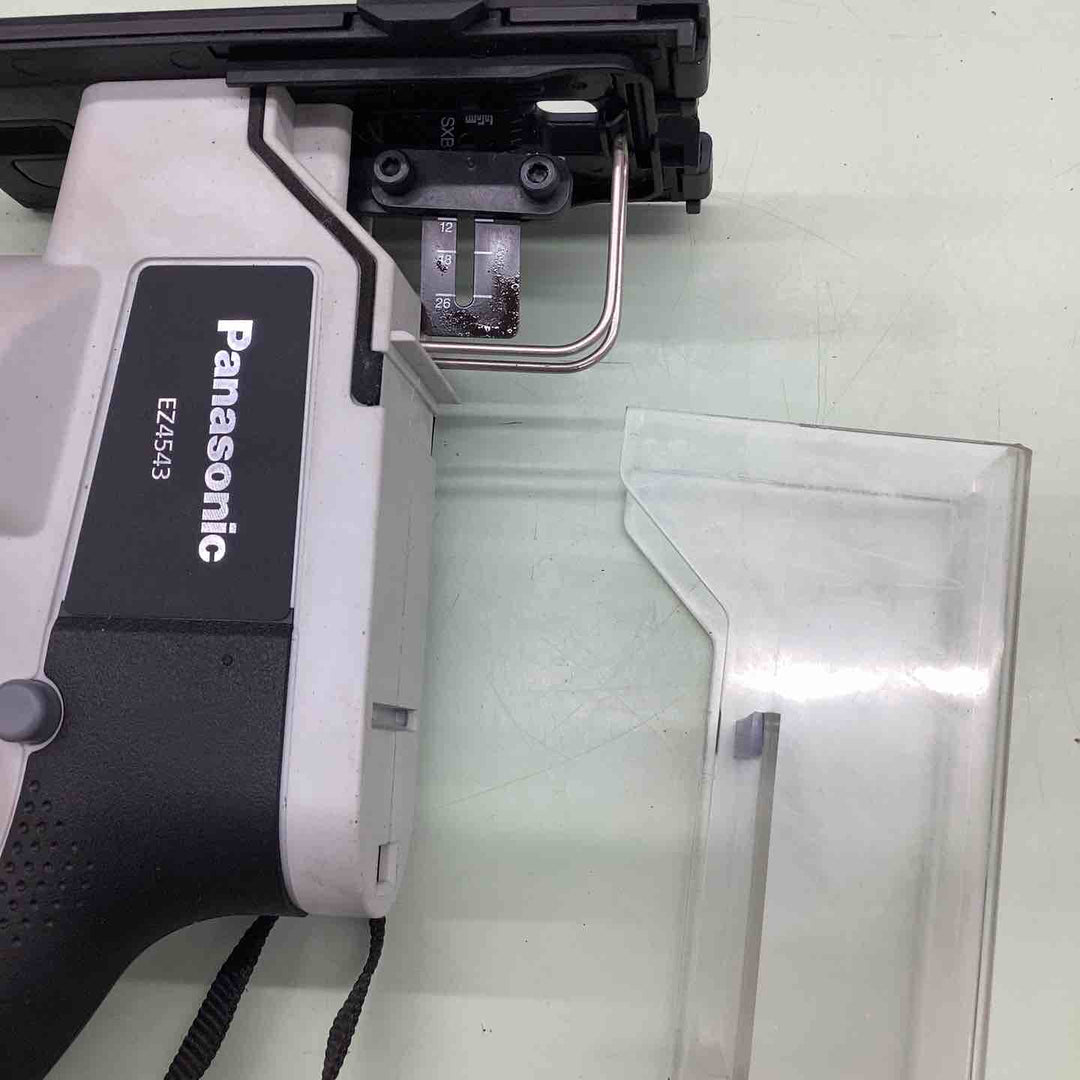 ◇パナソニック(Panasonic) コードレス角穴カッター本体のみ EZ4543X-B【越谷店】