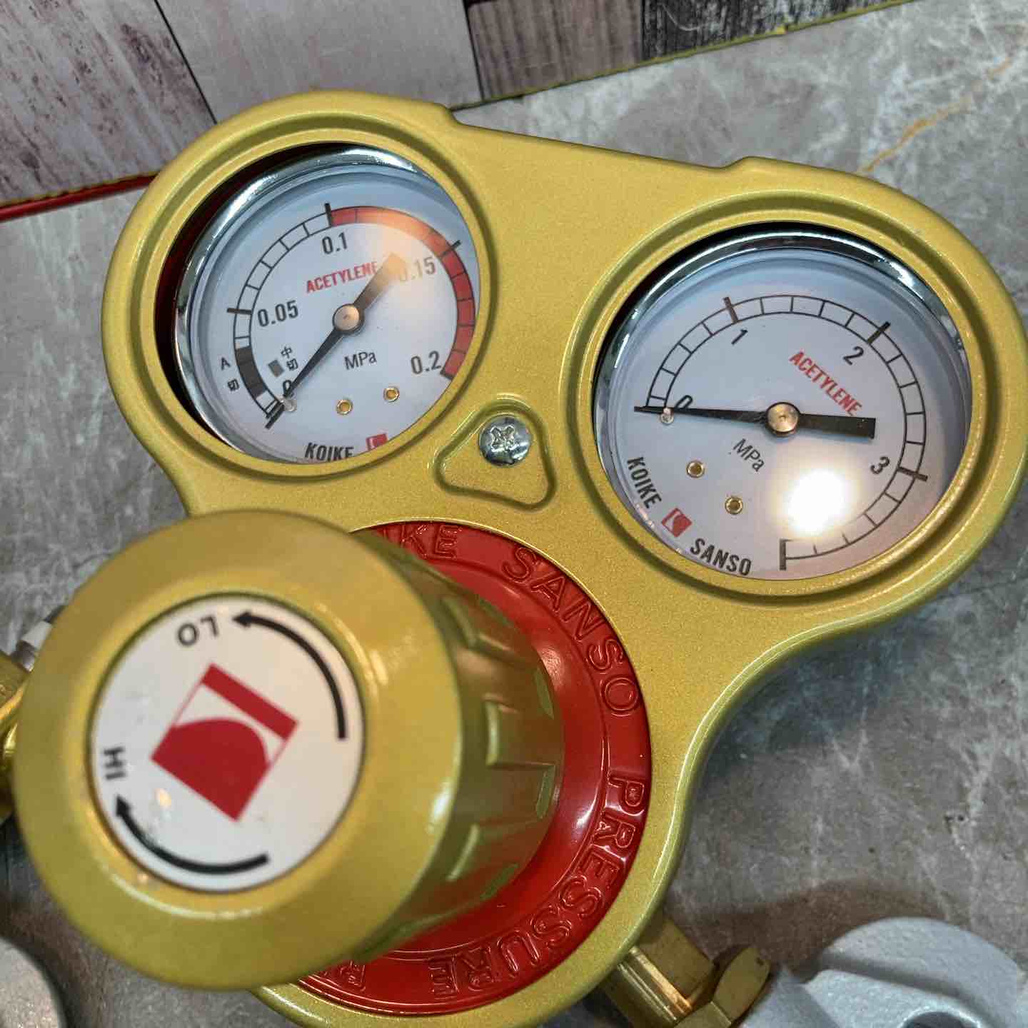 小池酸素工業 レギュレーター 酸素調整器×2、アセチレン調整器×2
