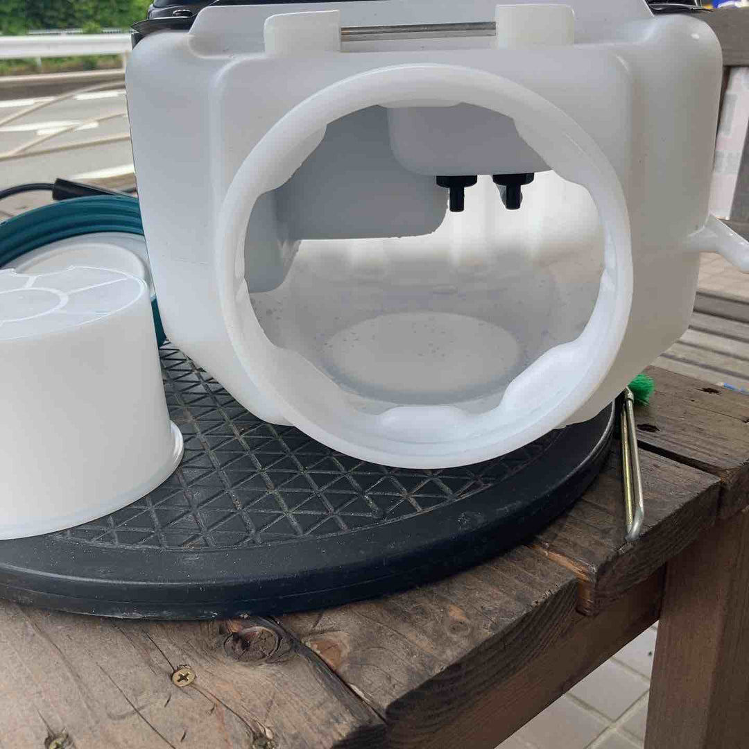 マキタ(makita) 【本体のみ】14.4Vコードレス噴霧器 モデル：MUS103DZ 【川崎店】