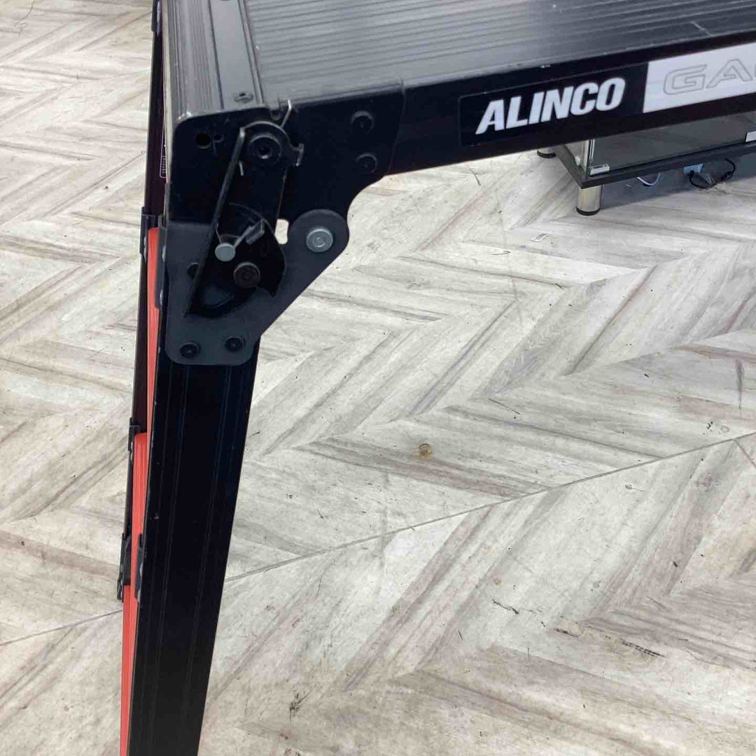 【店頭受取り限定】アルインコ GAUDI GUX-1014WL 脚立 はしご 足場 洗車 可搬式作業台 塗装 内装  メンテナンス 撮影  【越谷店】