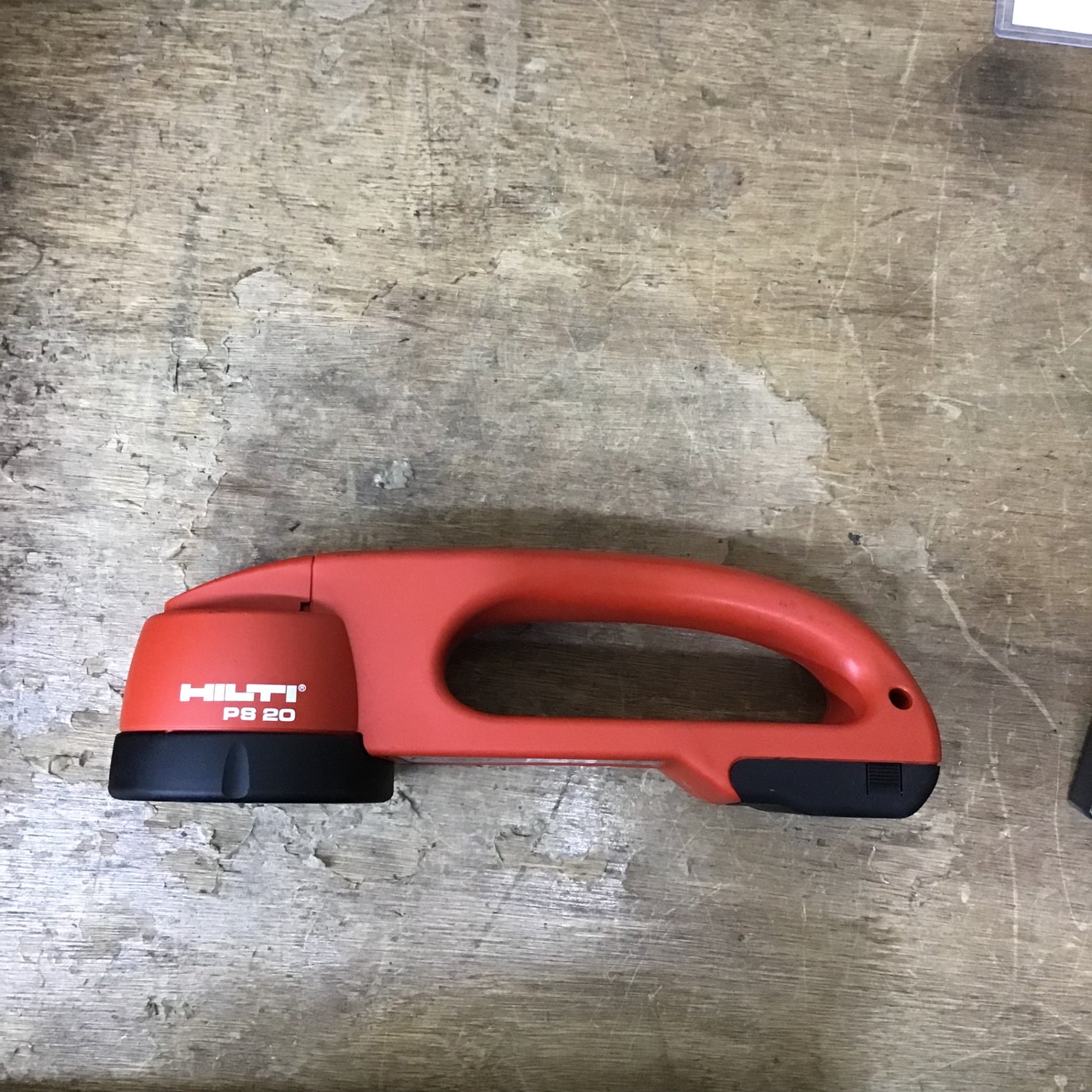 HILTI Multi Detector PS20 Wood Concrete Scanners Sensors w⁄ Case HILTI Multi Detector PS20 Wood Concrete Scanners Sensors w⁄ Case