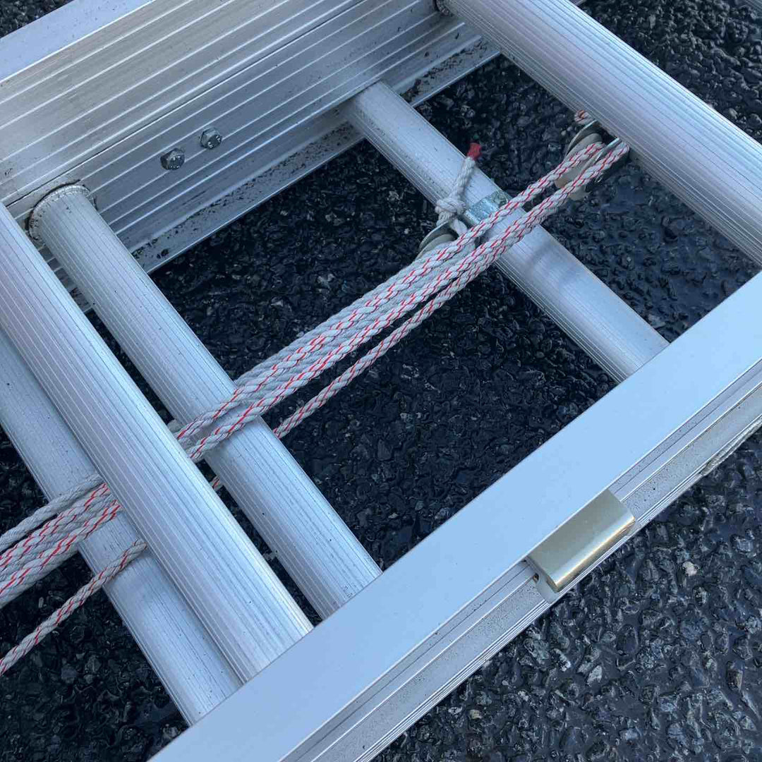 【店頭受取り限定】Hasegawa(ハセガワ) アルミ合金製伸縮形はしご(3連) D-13 LA3-100a  全長9.9ｍ【川越店】