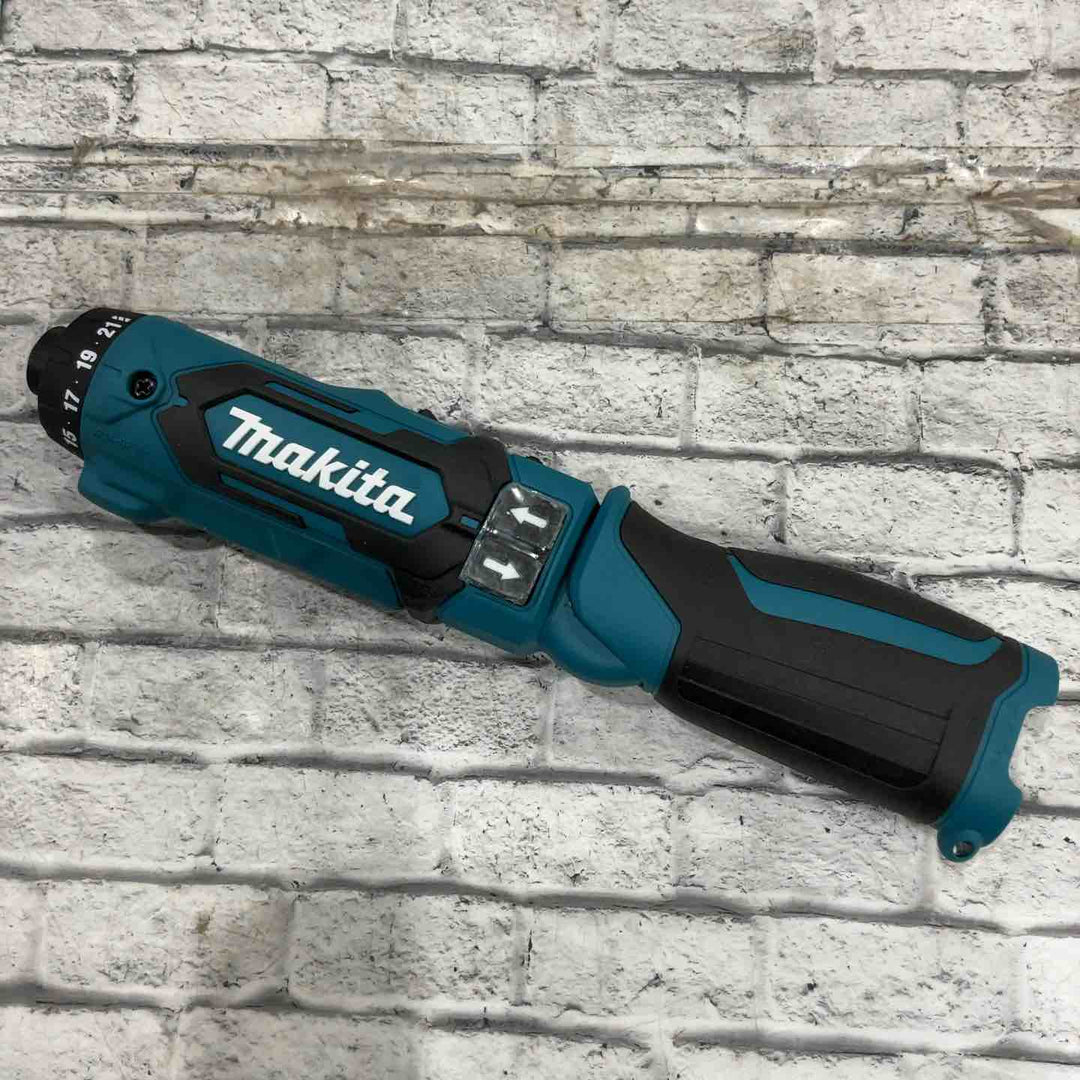 ★マキタ(makita) コードレスペンドリルドライバー DF012DZ【川口店】