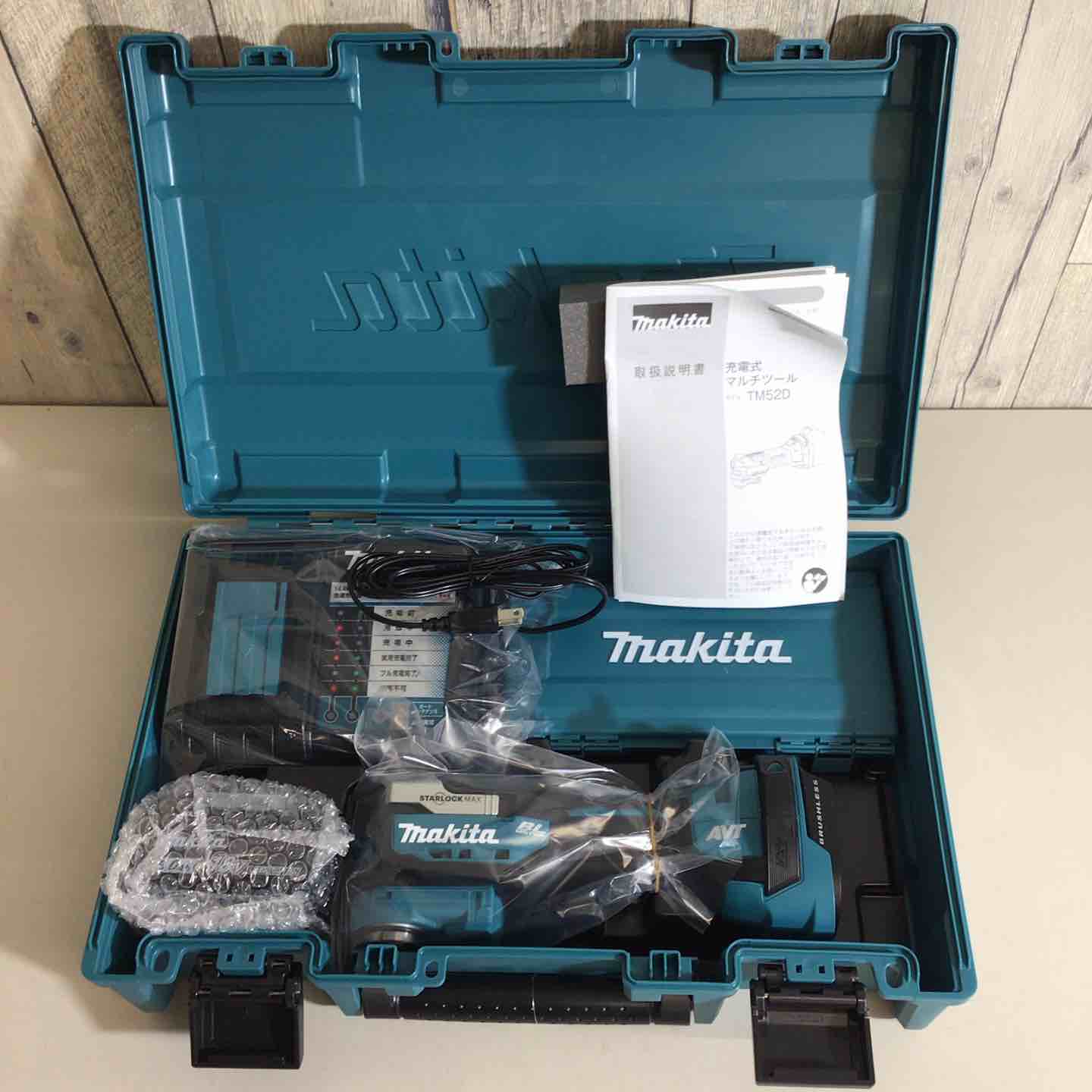 特価　makita 18Vマルチツール　純正カットソー、ケース付き 特価 makita 18Vマルチツール 純正カットソー、ケース付き