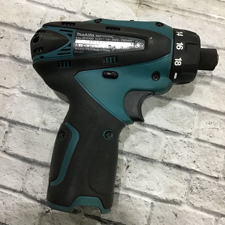 ☆マキタ(makita) コードレスドリルドライバー DF030DWX【川口店】