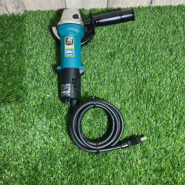 ☆マキタ(makita) 125mm ディスクグラインダ 9535B【戸田店】