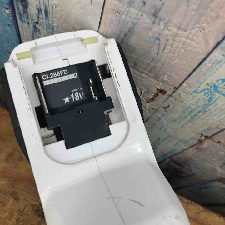 ★マキタ(makita) コードレスクリーナー CL286FDZW【柏店】
