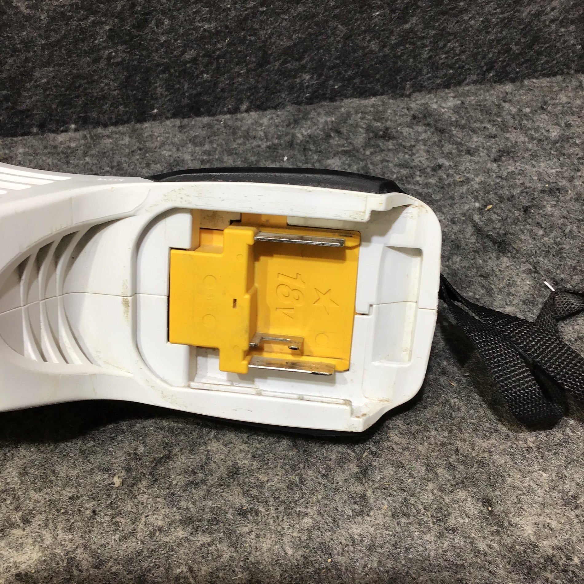 ○マキタ(makita) コードレスクリーナー CL180FDZW【桶川店】 – アクト