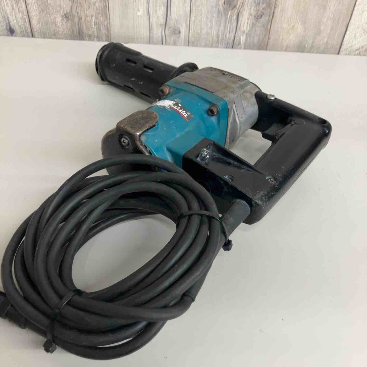 ★マキタ(makita) 電動ケレン HK1810　本体のみ、異音があります【戸田店】 ☆マキタ(makita) 電動ケレン HK1810 本体のみ、異音があります【戸田