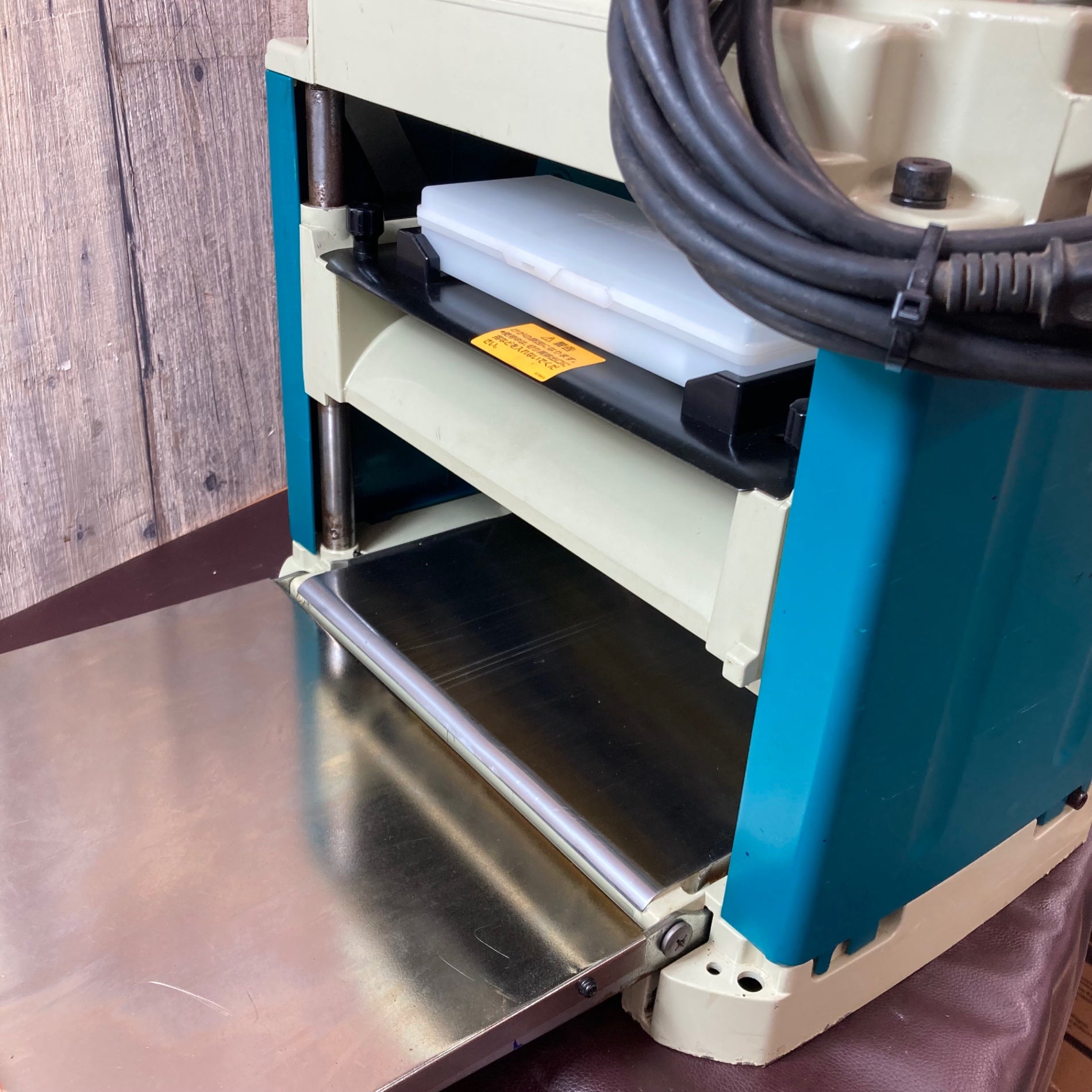 中古品】☆マキタ(makita) 自動カンナ 2012NB【東大和店】 – アクト