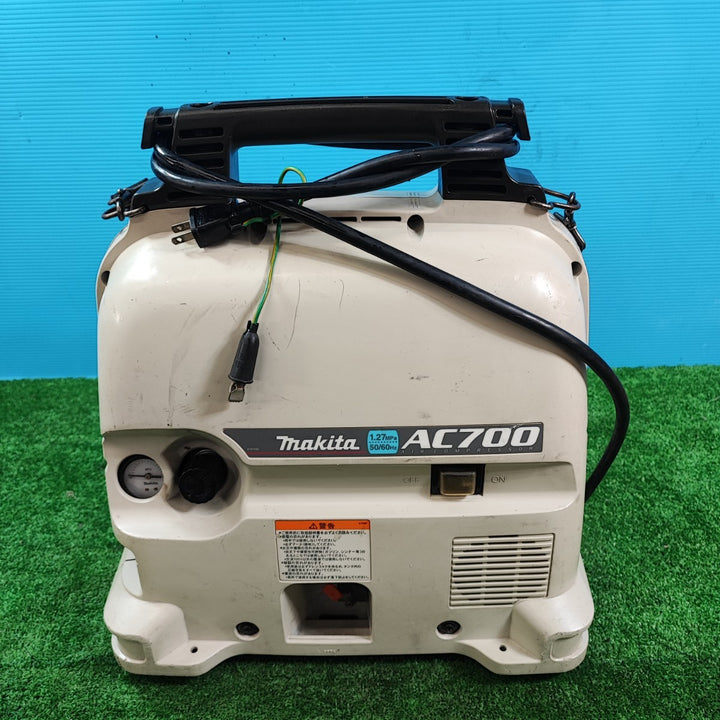 ★マキタ(makita) エアコンプレッサー AC700【岩槻店】