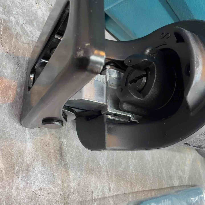 ★マキタ(makita) コードレスレシプロソー JR187DZK【八潮店】