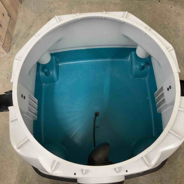 【中古品】マキタ makita 集じん機 乾湿両用 25L 438 ホースあり 先端ノズル等なし【八潮店】