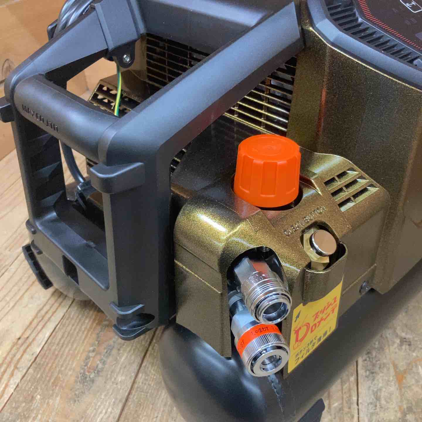 未使用品】限定カラー！☆マックス(MAX) 高圧専用コンプレッサ AK