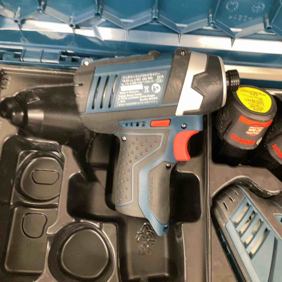 【039】【102】ボッシュ(BOSCH) コードレスセーバーソー GSA10.8V-LI + インパクトドライバー GDR10.8-LI + バッテリー4個 + 充電器セット【戸田店】