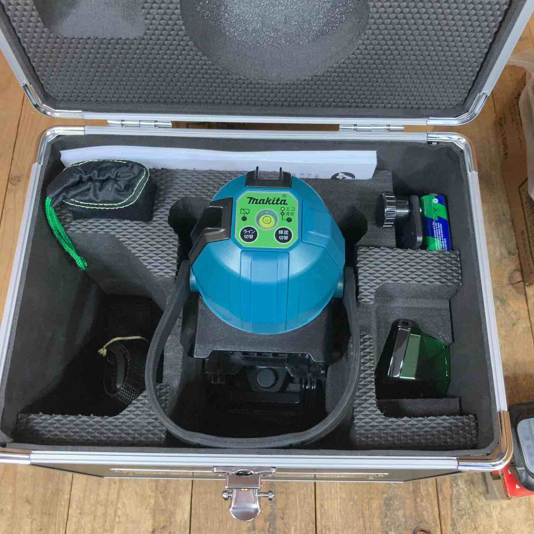 ★マキタ(makita) 10.8Vグリーンレーザー墨出し器 SK20GD 標準付属完備[※備考欄]、充電器DC10SA、10.8V2.0AhバッテリーBL1020B、単三電池パック付【所沢店】