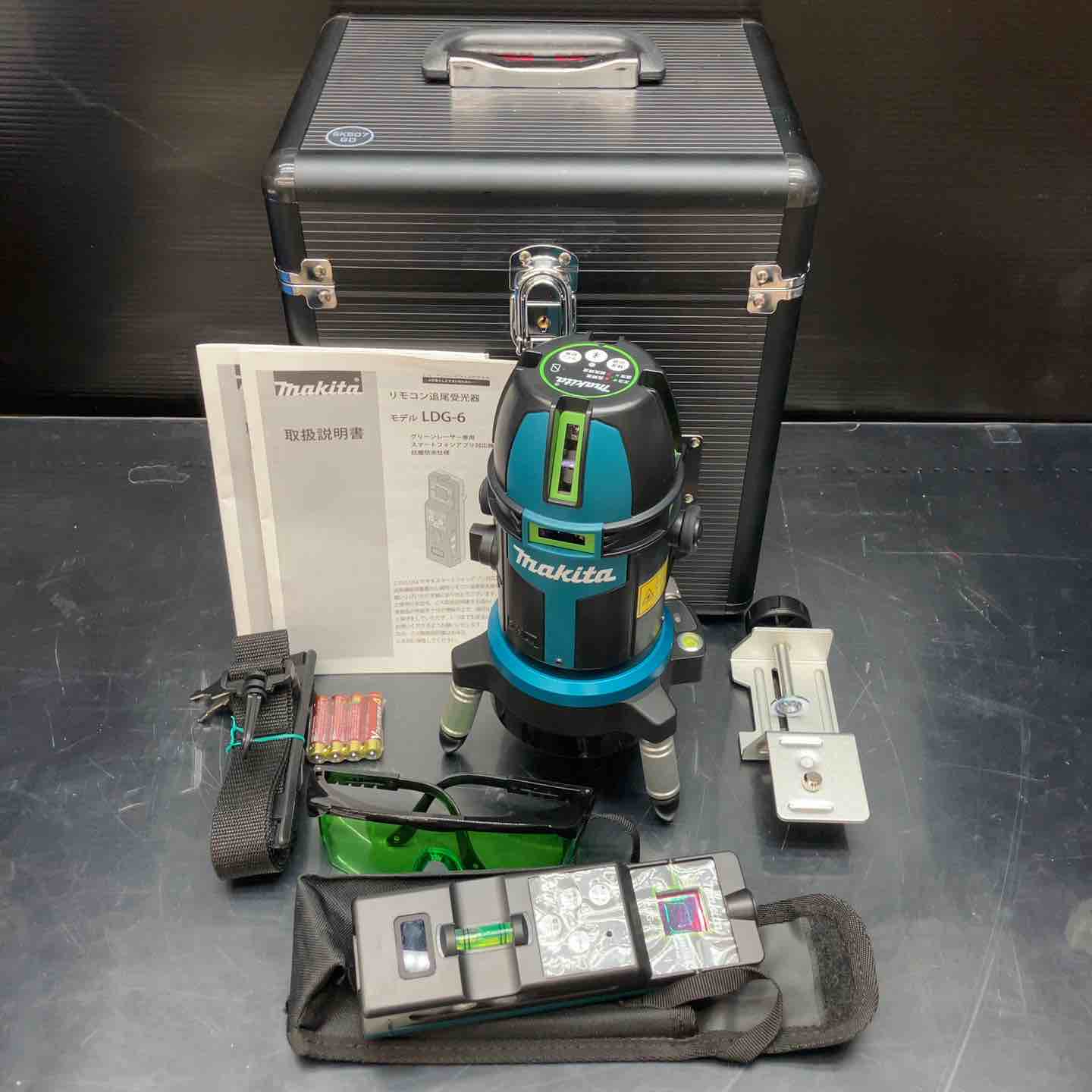 マキタレーザー墨出し器 マキタ 〔高輝度ダイレクトグリーンレーザー〕10.8V充電式屋内・屋外