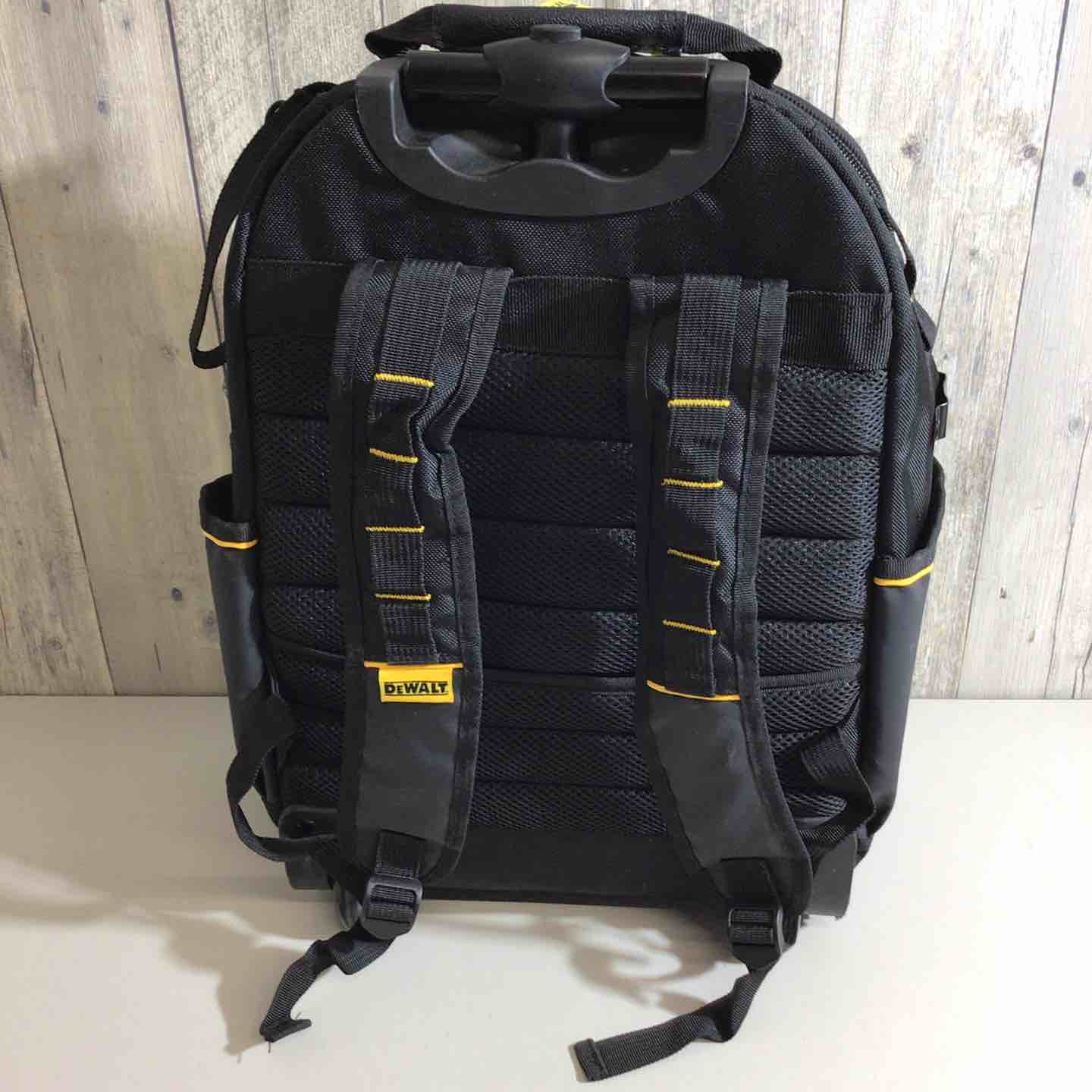 美品】デウォルト(DEWALT) 防水仕様 キャスター付き バック 美品】デウォルト(DEWALT) 防水仕様 キャスター付き バック