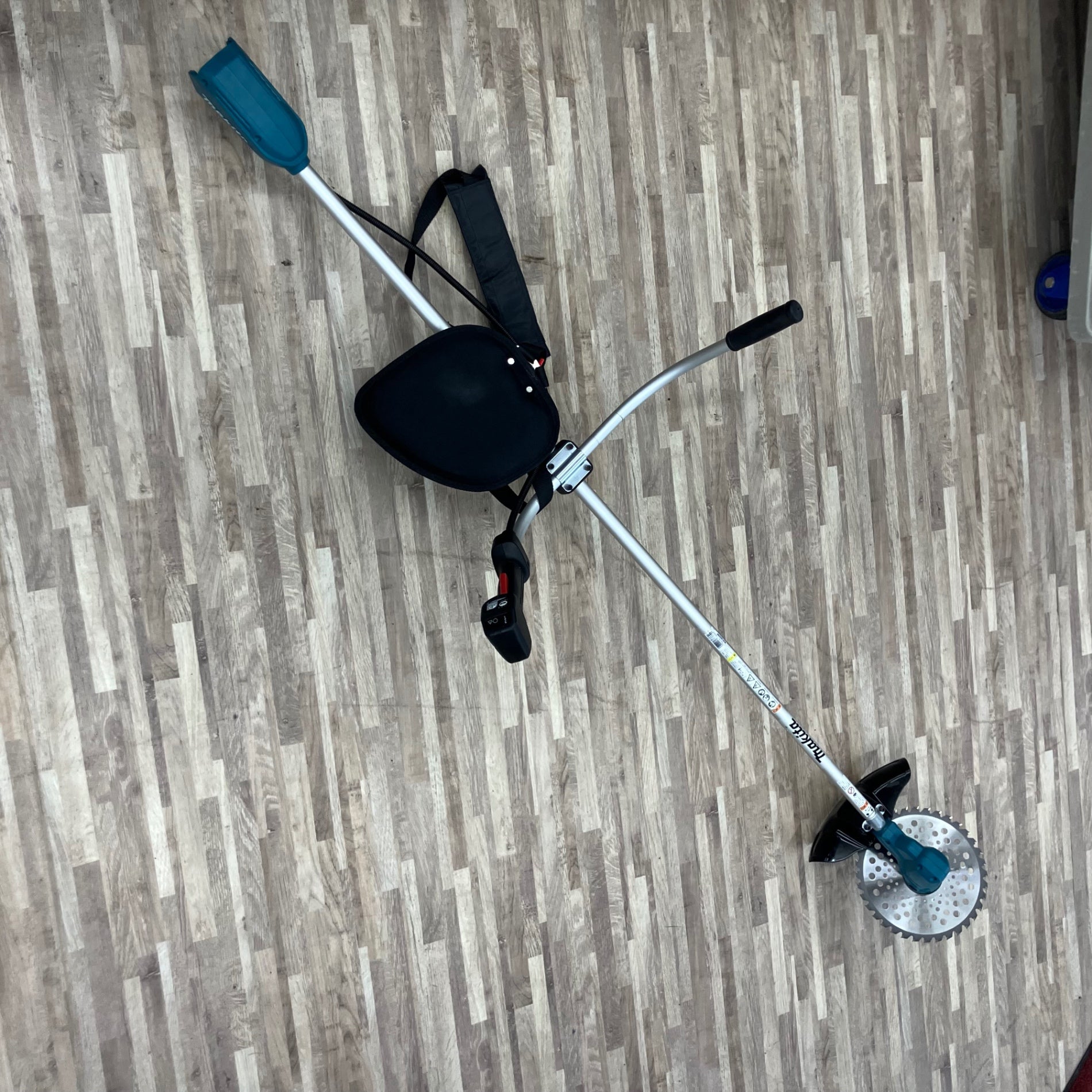 草刈機・刈払機 – アクトツールオンラインショップ