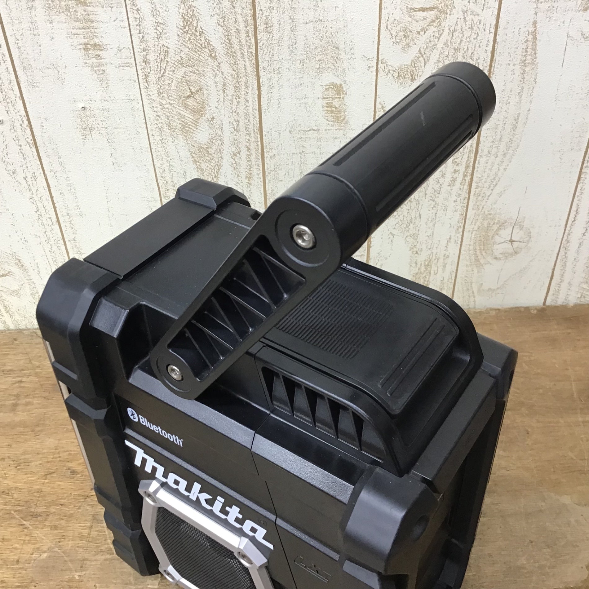 ☆マキタ(makita) コードレスラジオ MR106B
