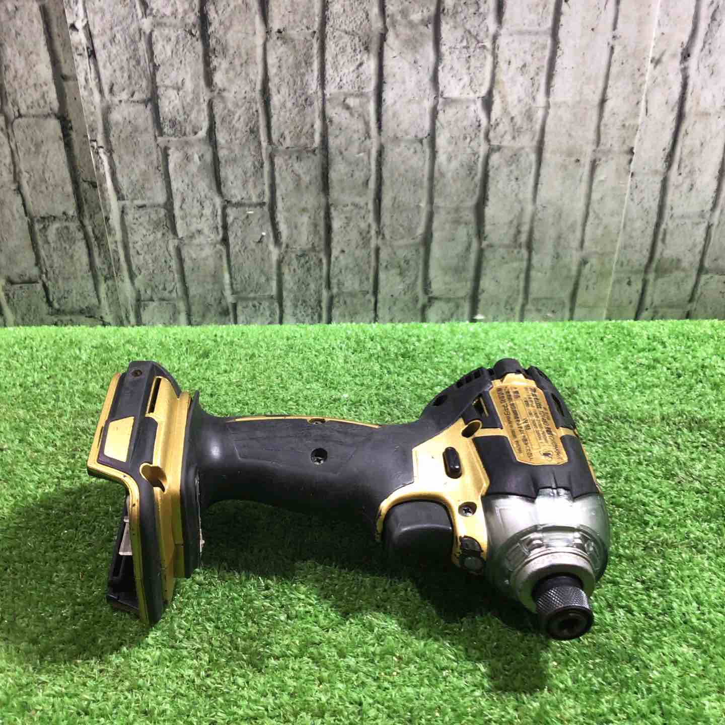 ◇マキタ(makita) コードレスインパクトドライバー 18V ゴールド