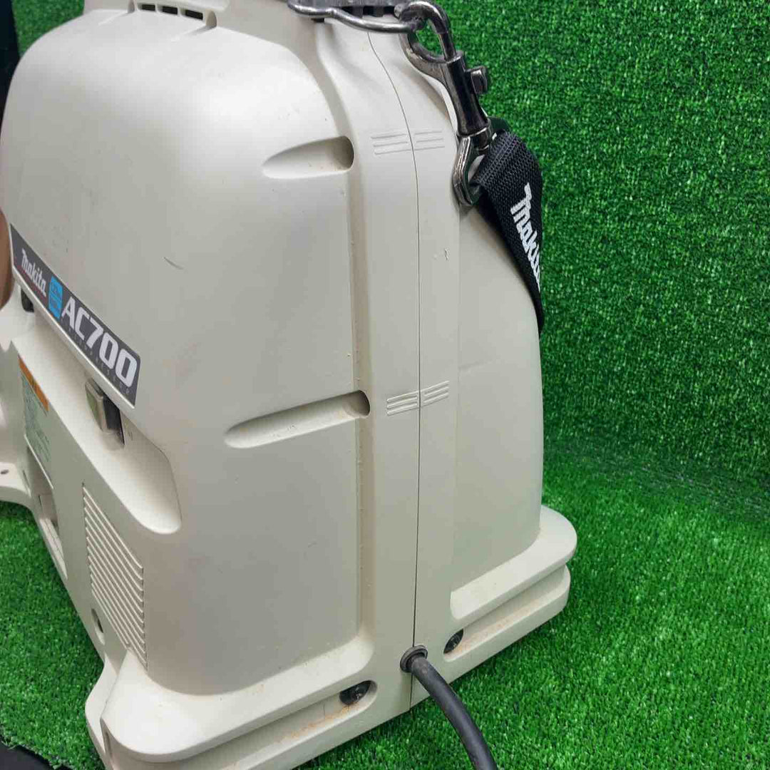 ★マキタ(makita) エアコンプレッサー AC700【藤沢店】