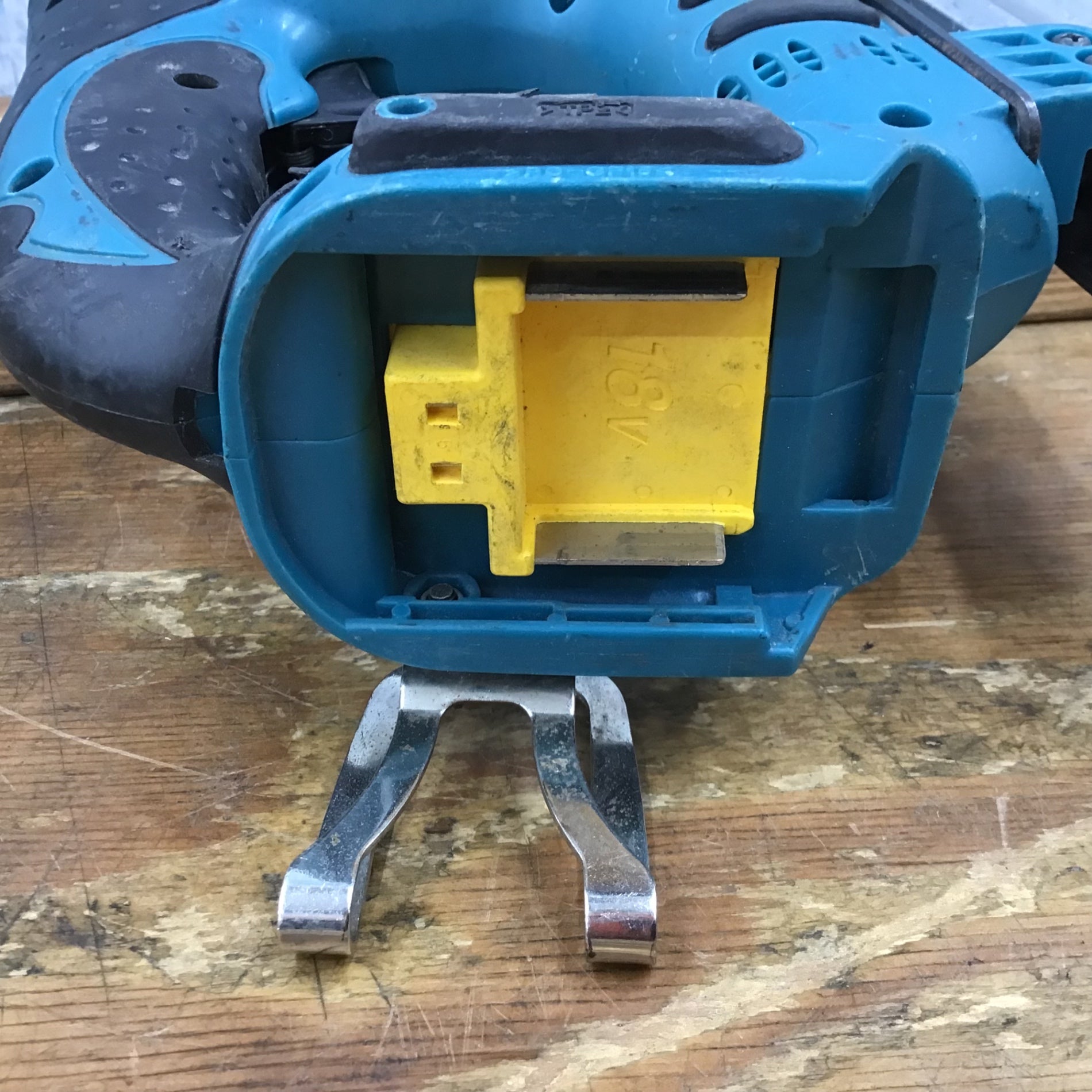 ☆マキタ(makita) 18Vコードレスピンタッカ PT351DZ 本体のみ【柏店