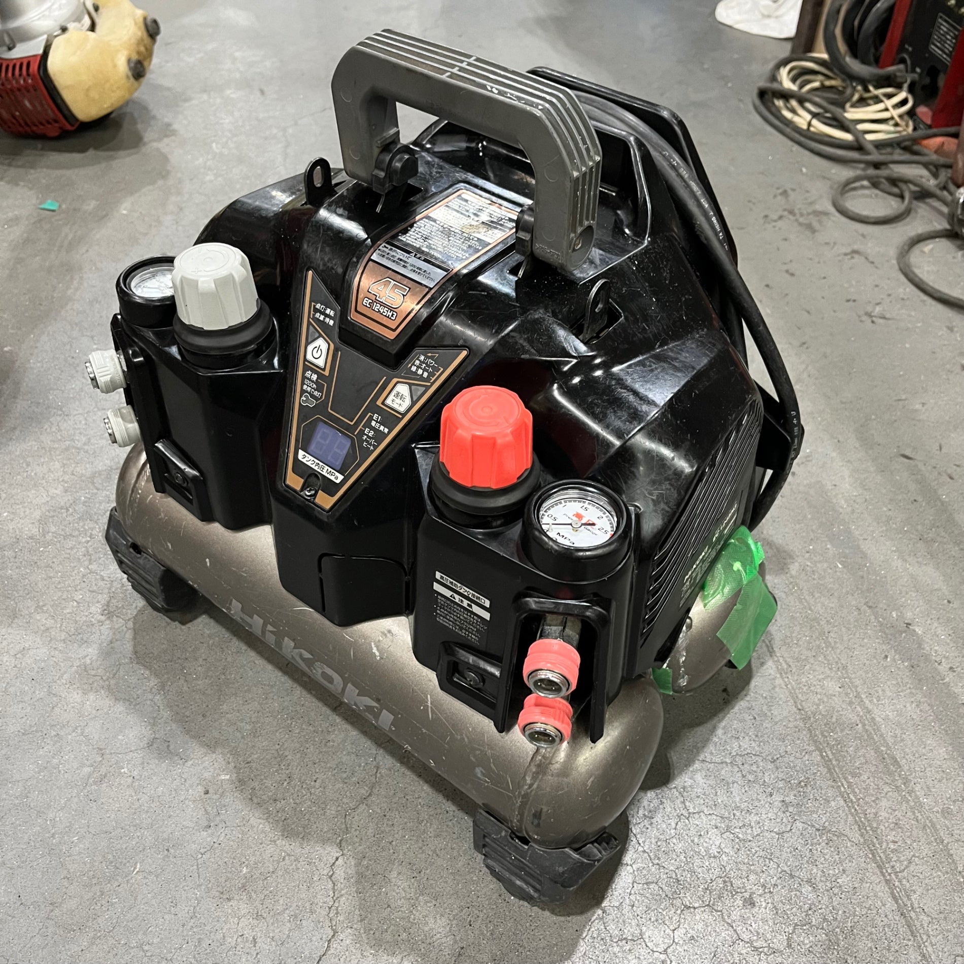HITACHI エアーコンプレッサー (EC-1245H3) ジャンク品 Hitachi