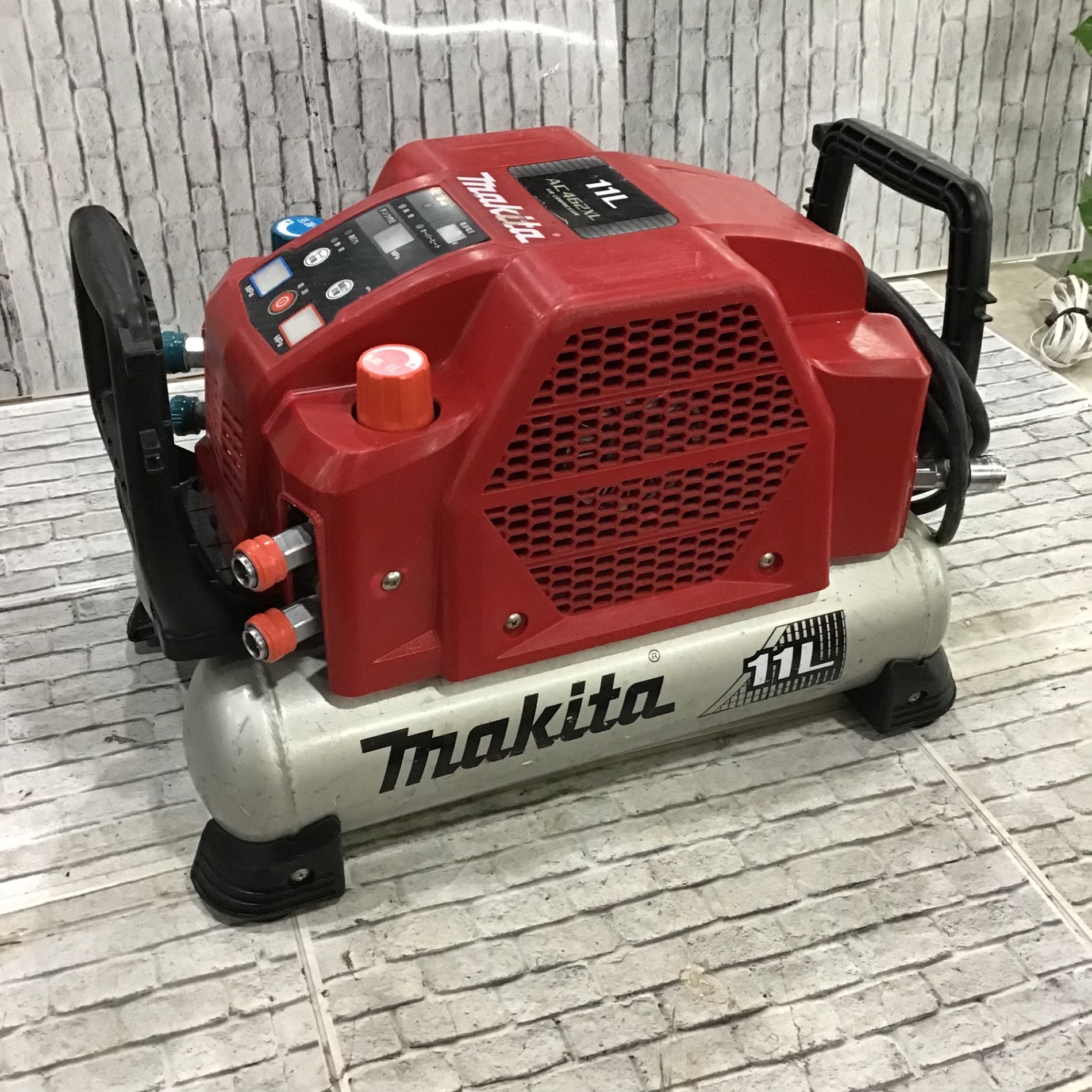 マキタ(Makita) エアコンプレッサ(赤) (50/60Hz) AC462XLR z2zed1b Amazon | マキタ(Makita) エアコンプレッサ(赤) (50/60Hz) AC462XLR