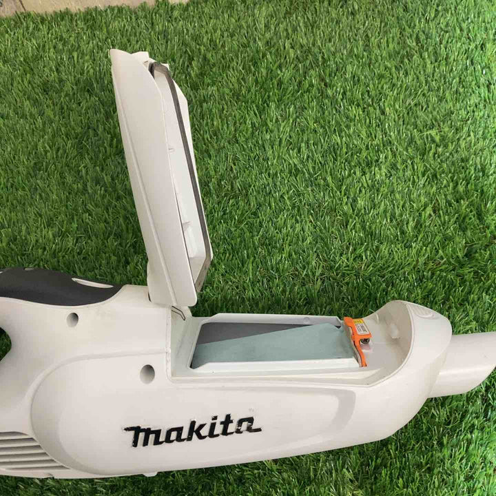 ☆マキタ(makita) コードレスクリーナ 18V CL182FDZW 本体のみ【戸田店】