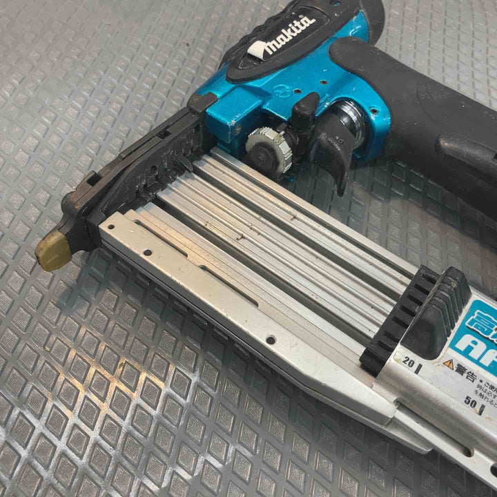【中古品】マキタ(makita) 高圧ピンネイラ AF501HPM【所沢店】