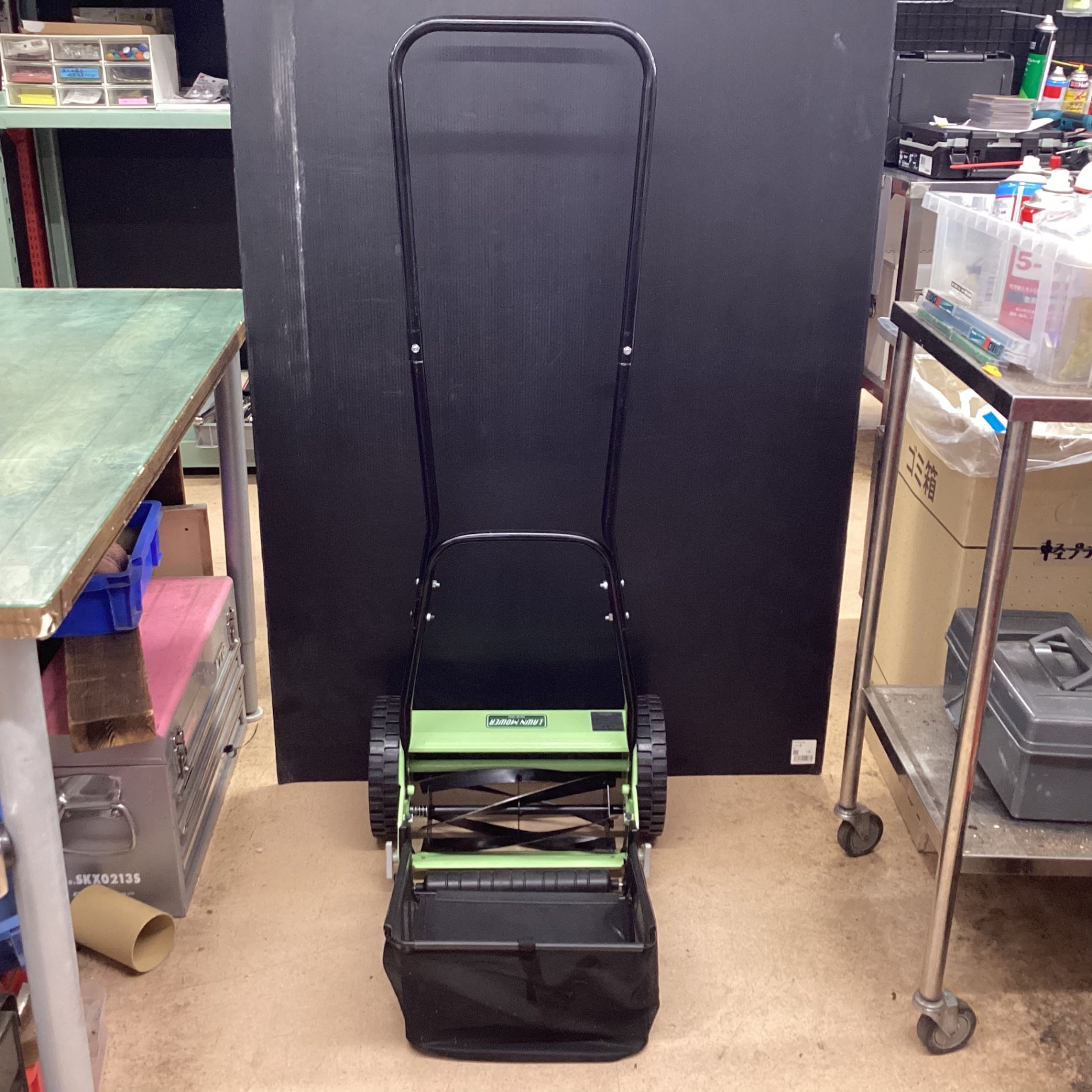 手動式芝刈り機 MLM-300 グリーン（新品・未組立・開封済）　アイリスプラザ アイリスプラザ 芝刈り機 手動式 MLM-300 グリーン 【東大和店