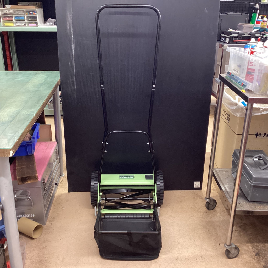 手動式芝刈り機 MLM-300 グリーン（新品・未組立・開封済）　アイリスプラザ 手動式芝刈り機 MLM-300 グリーン（新品・未組立・開封済