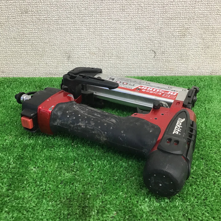 【中古品】マキタ/makita 高圧ピンネイラ AF501HP 【鴻巣店】