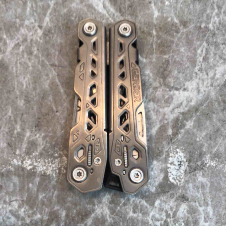 GERBER TRUSS ガーバー マルチツール マルチプライヤー ツールナイフ【八潮店】