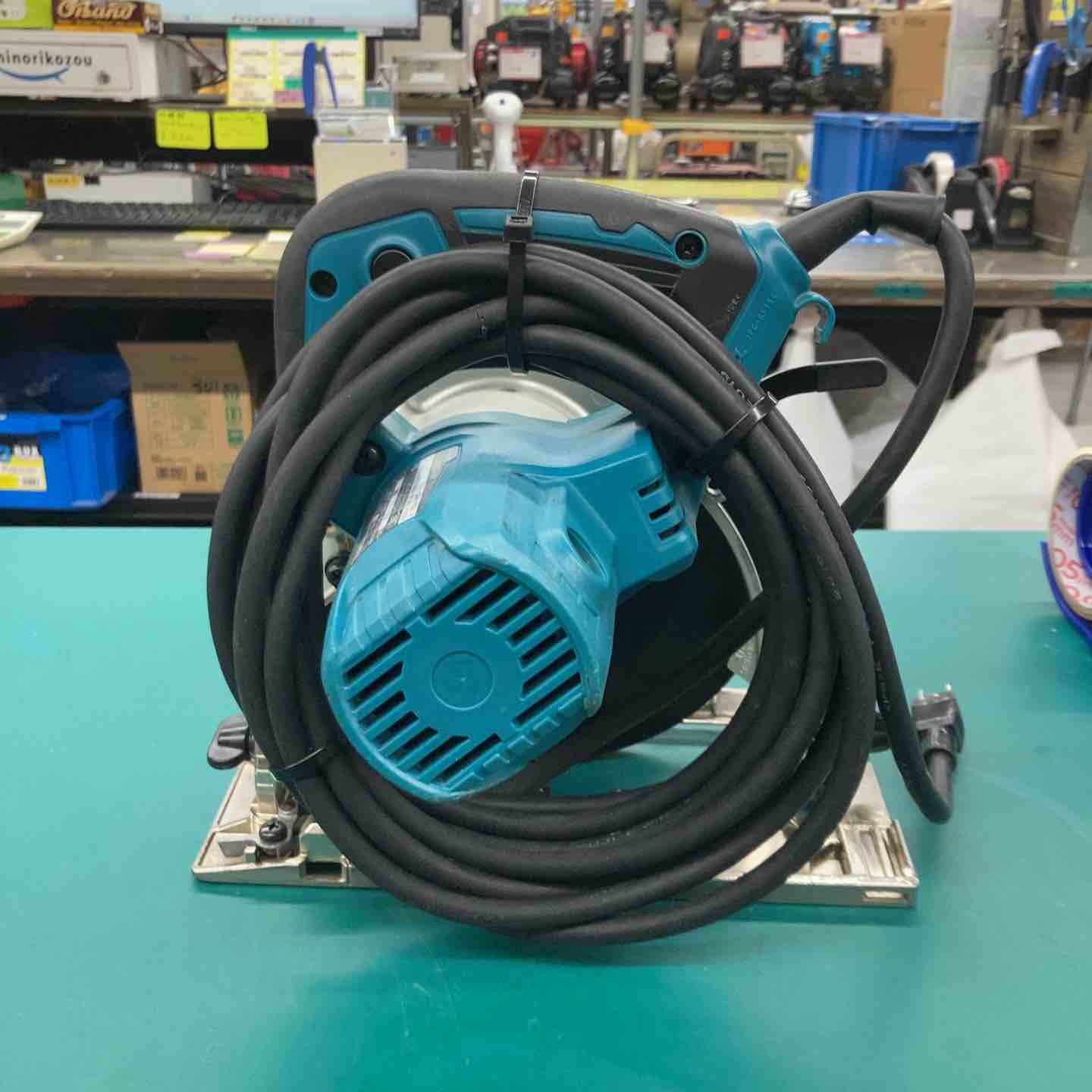☆マキタ(makita) 電気マルノコ HS6301 ブレーキの効き弱め 本体のみ