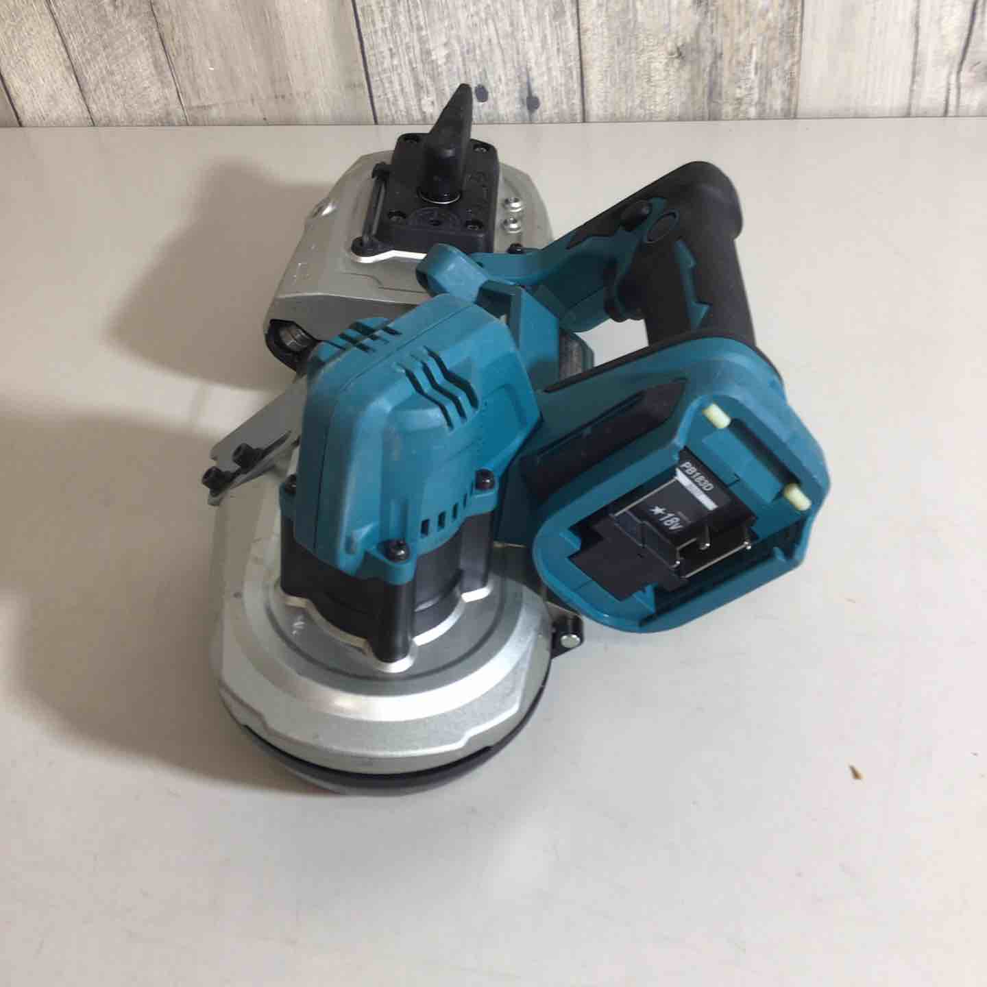 ☆マキタ(makita) コードレスポータブルバンドソー PB183DZ【戸田店