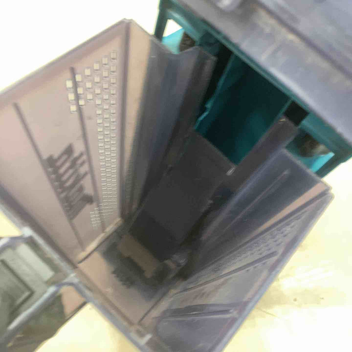◇マキタ(makita) コードレス芝刈り機 MLM160DZ 本体のみ【町田店】