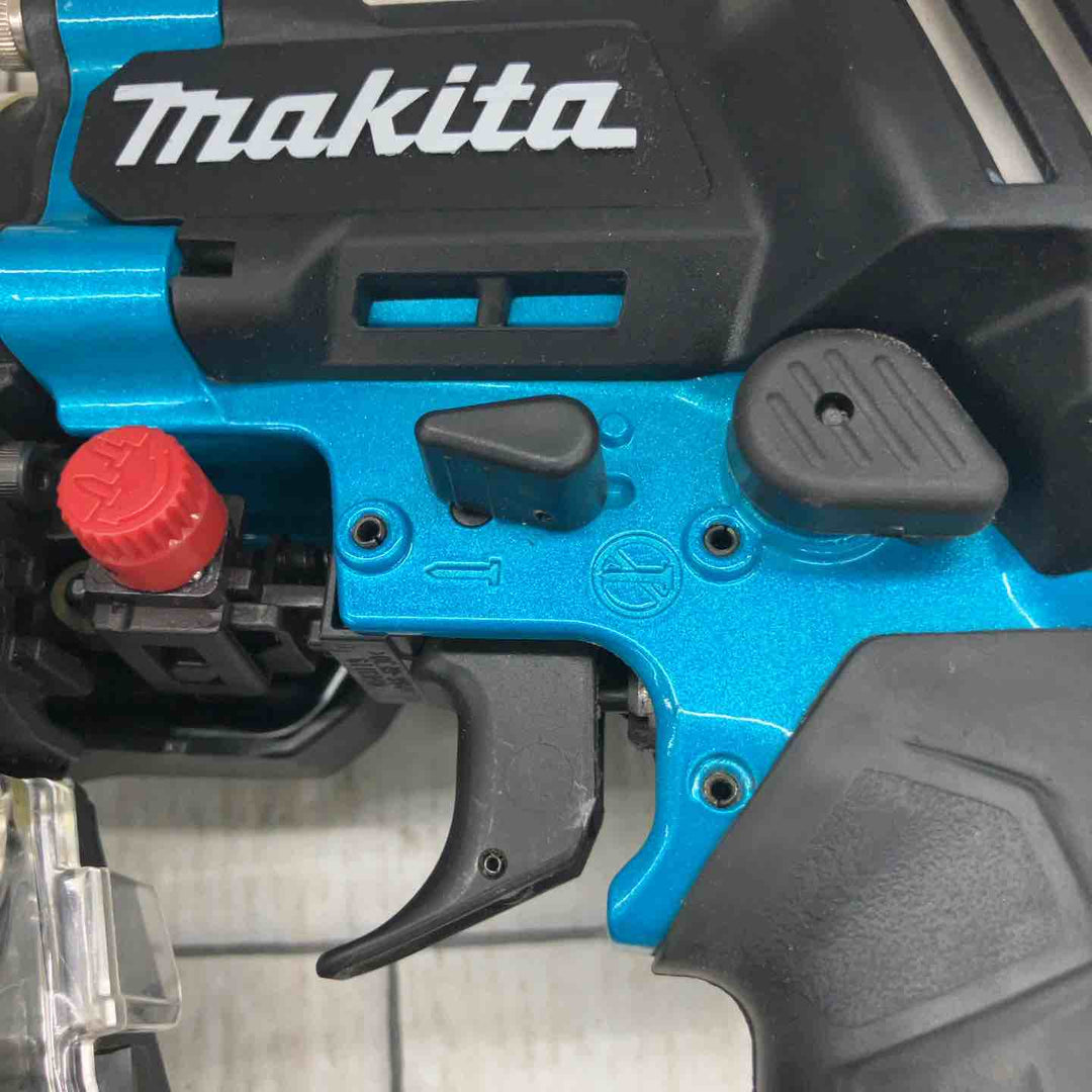 ★マキタ(makita) 高圧エア釘打ち機 AN636HM【所沢店】