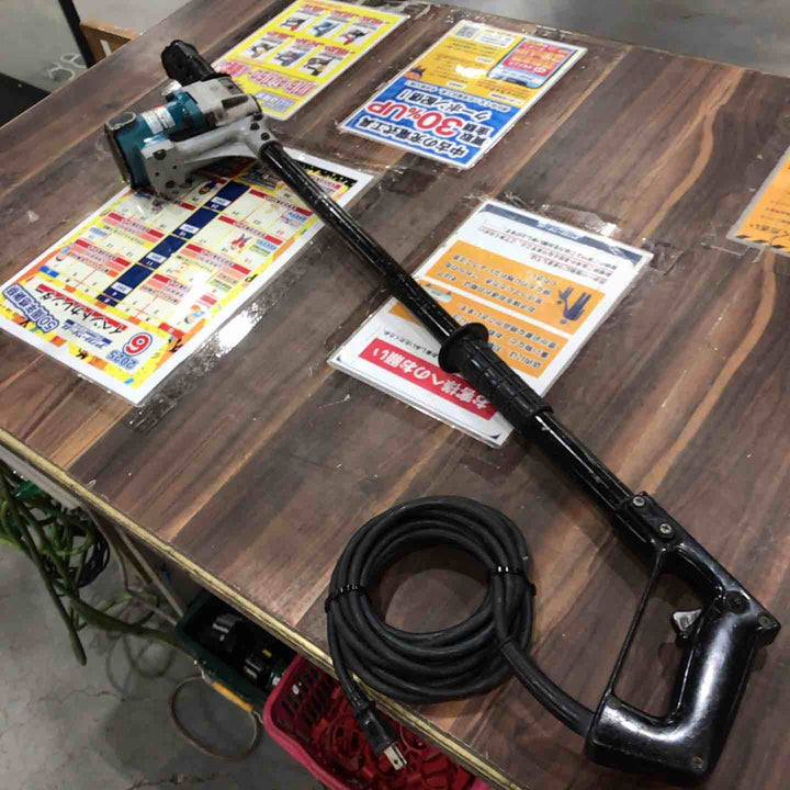 【現状品】★マキタ(makita) 電動ケレン ロングハンドルタイプ HK1800L 車輪・スチールボール無し 保証なし【川口店】