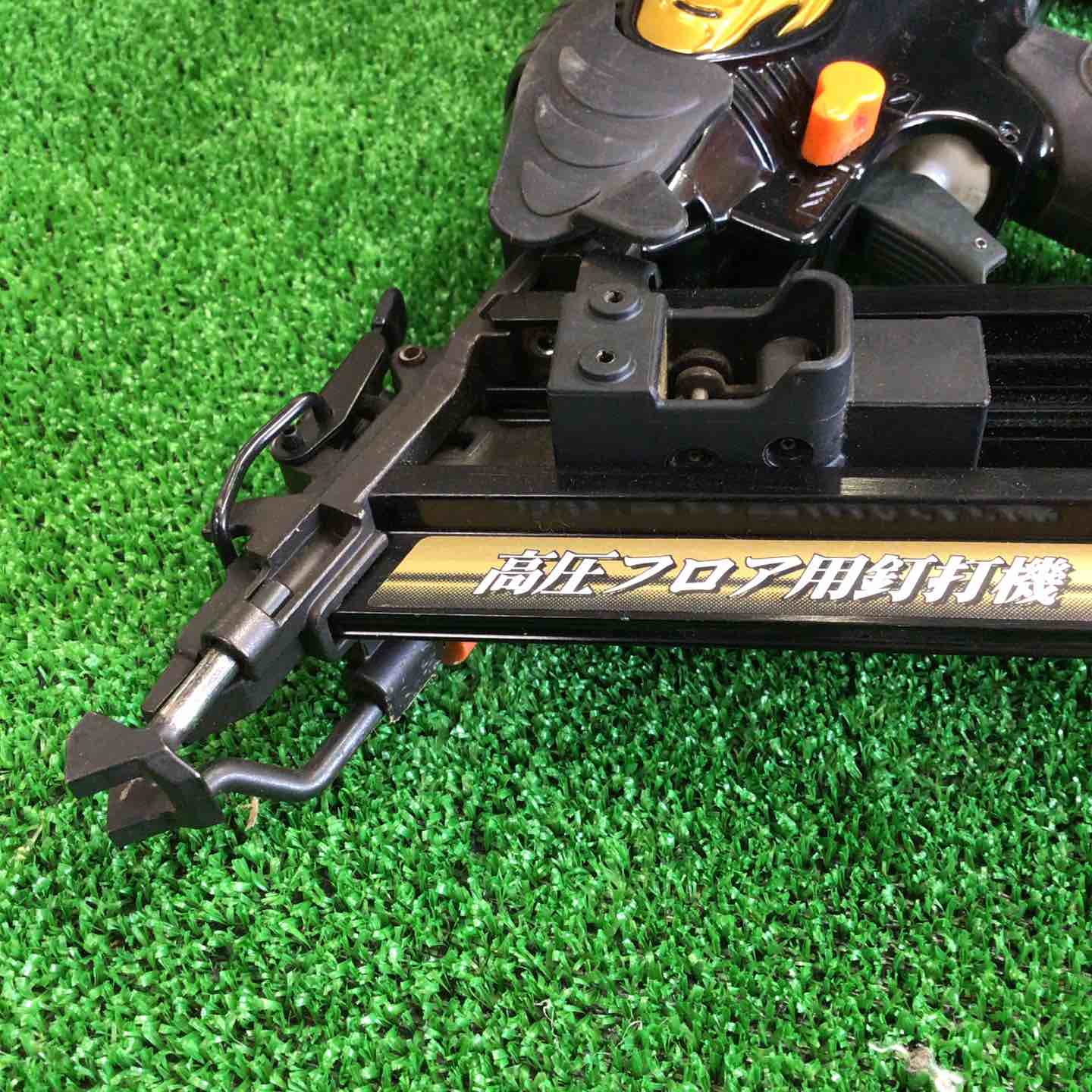 ◇ハイコーキ(HIKOKI ※旧:日立工機) 高圧フロア用釘打ち機 NT50HMF