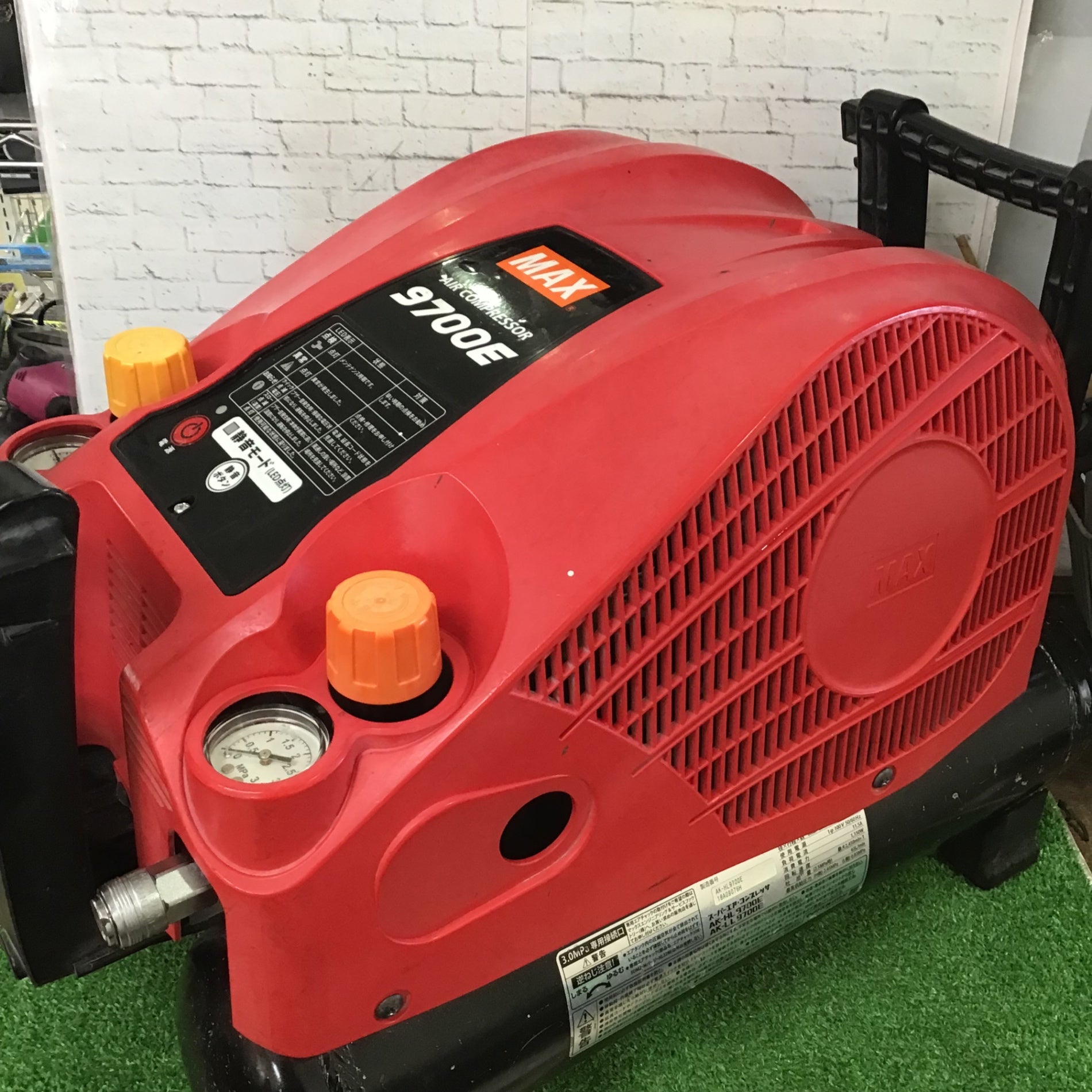 エマーソン ACP-10A エアーコンプレッサー【リライズ野田愛宕店】【店頭取引限定】【中古】管理番号：ITVTSGD5XRSG エマーソン ACP-10A エアーコンプレッサー【リライズ野田愛宕店