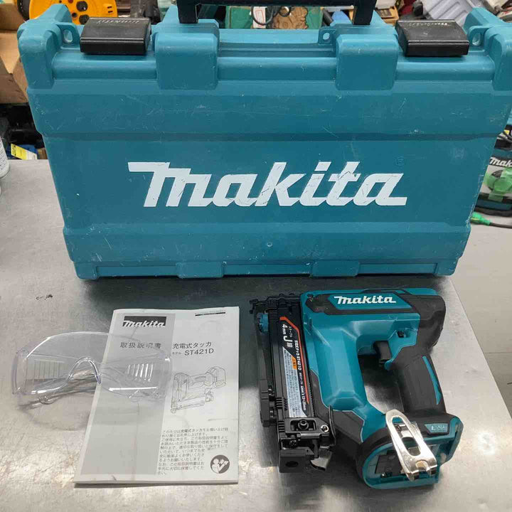 ★マキタ(makita) 18V コードレスタッカー ST421DZK 本体+ケース 4mmJ線【戸田店】