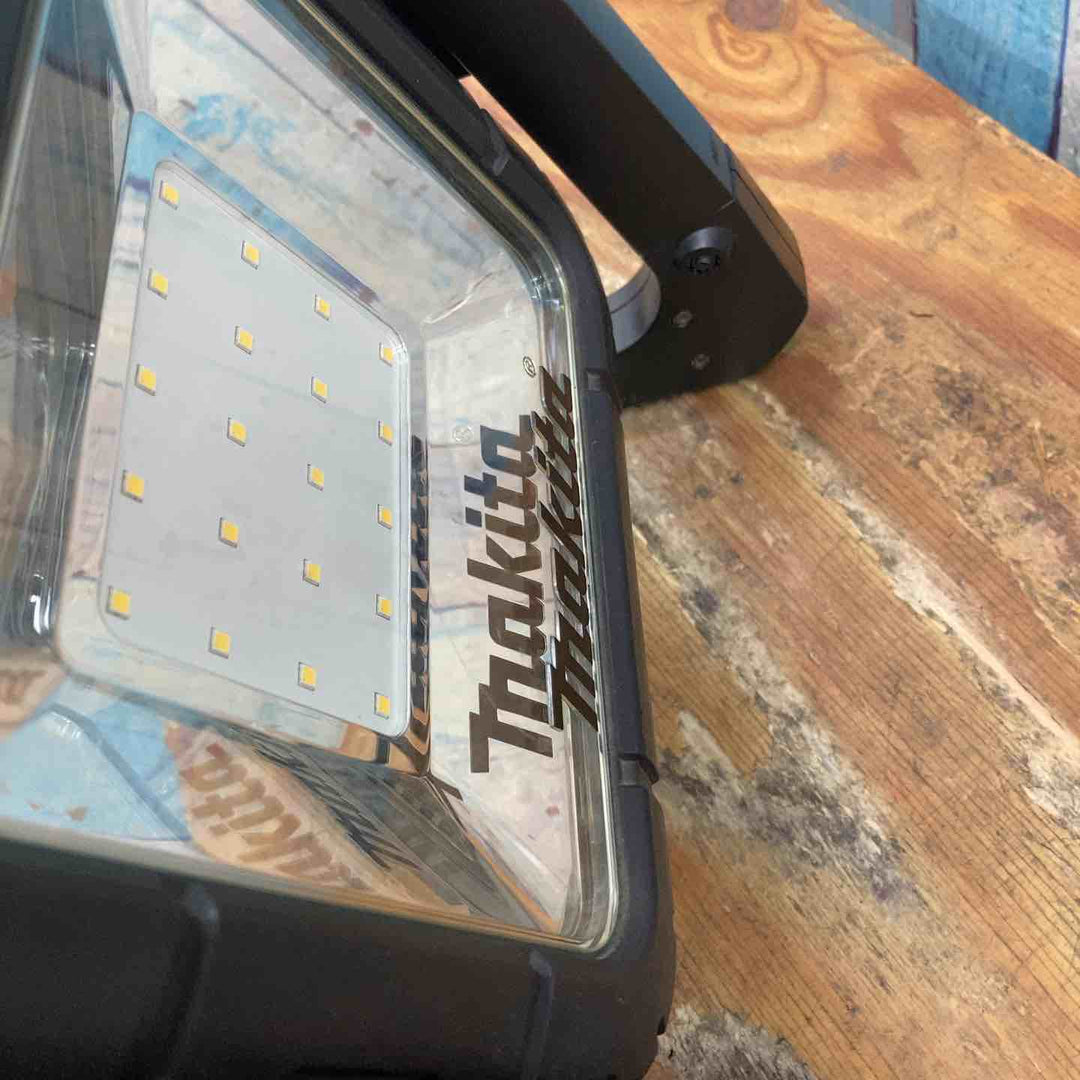 ★マキタ(makita) コードレスLEDスタンドライト ML805【柏店】